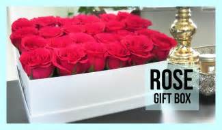 VR-Two Dozen red roses in a box